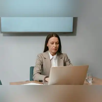 成梦荔